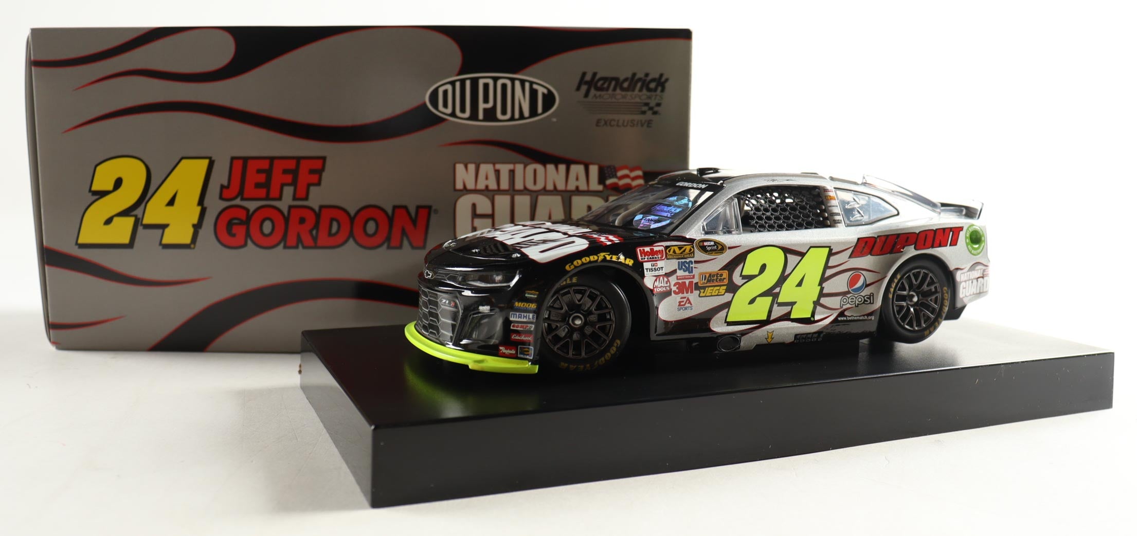 Jeff Gordon Autographed LE NASCAR #24 National Guard 2024 Camaro ZL1 1:24 Diecast | Hendrick Motorsports