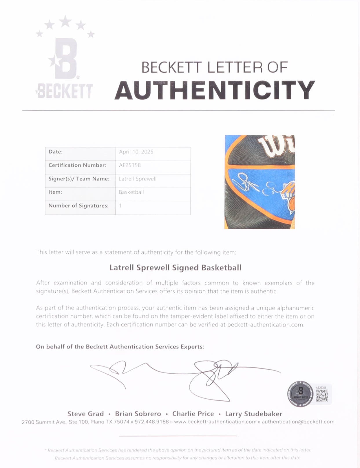 Latrell Sprewell Signed Basketball (Beckett & All World Memorabilia COA)