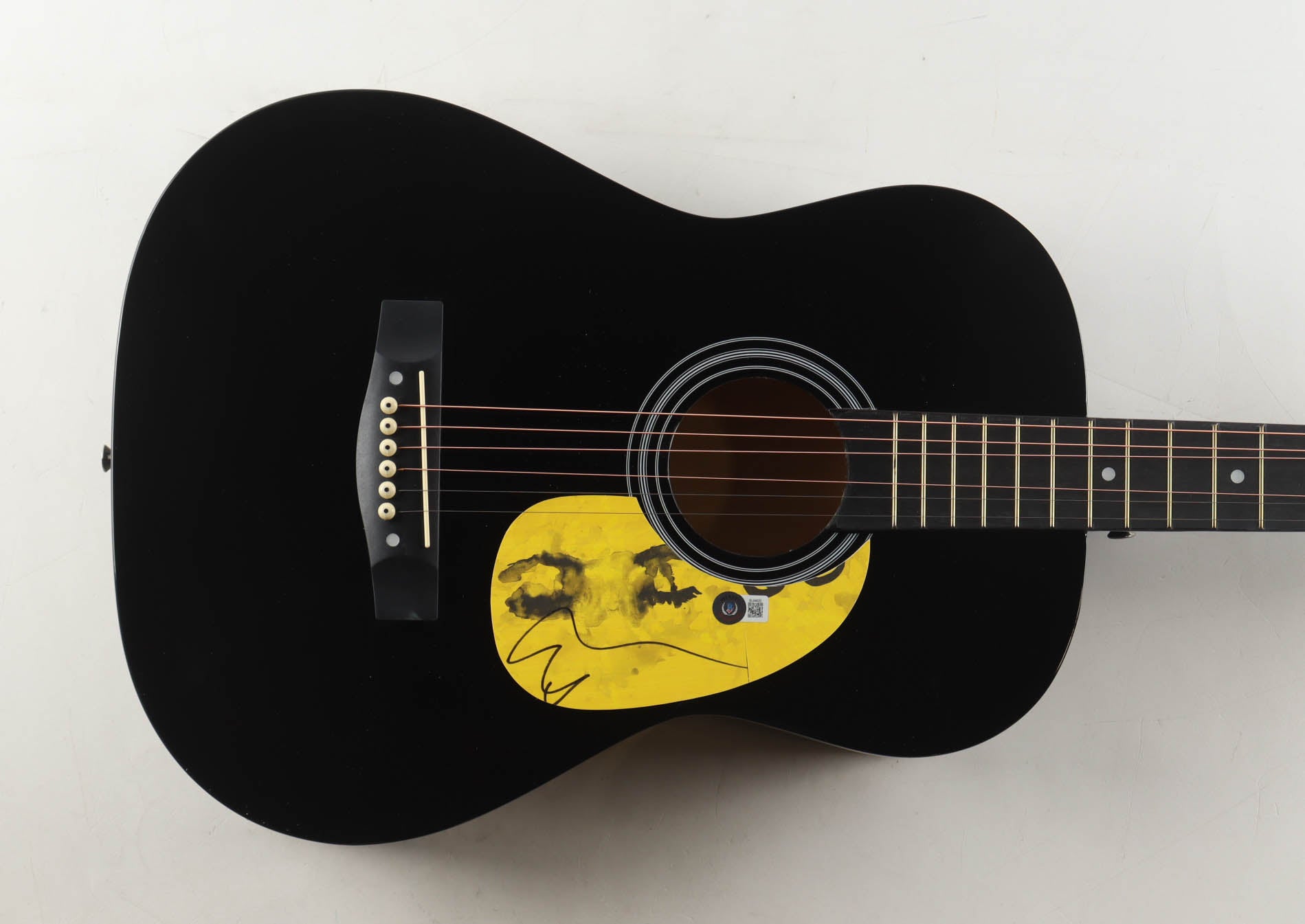🎸 Ed Sheeran Signed Guitar – Authentic Autograph + COA – Rare Music Collectible