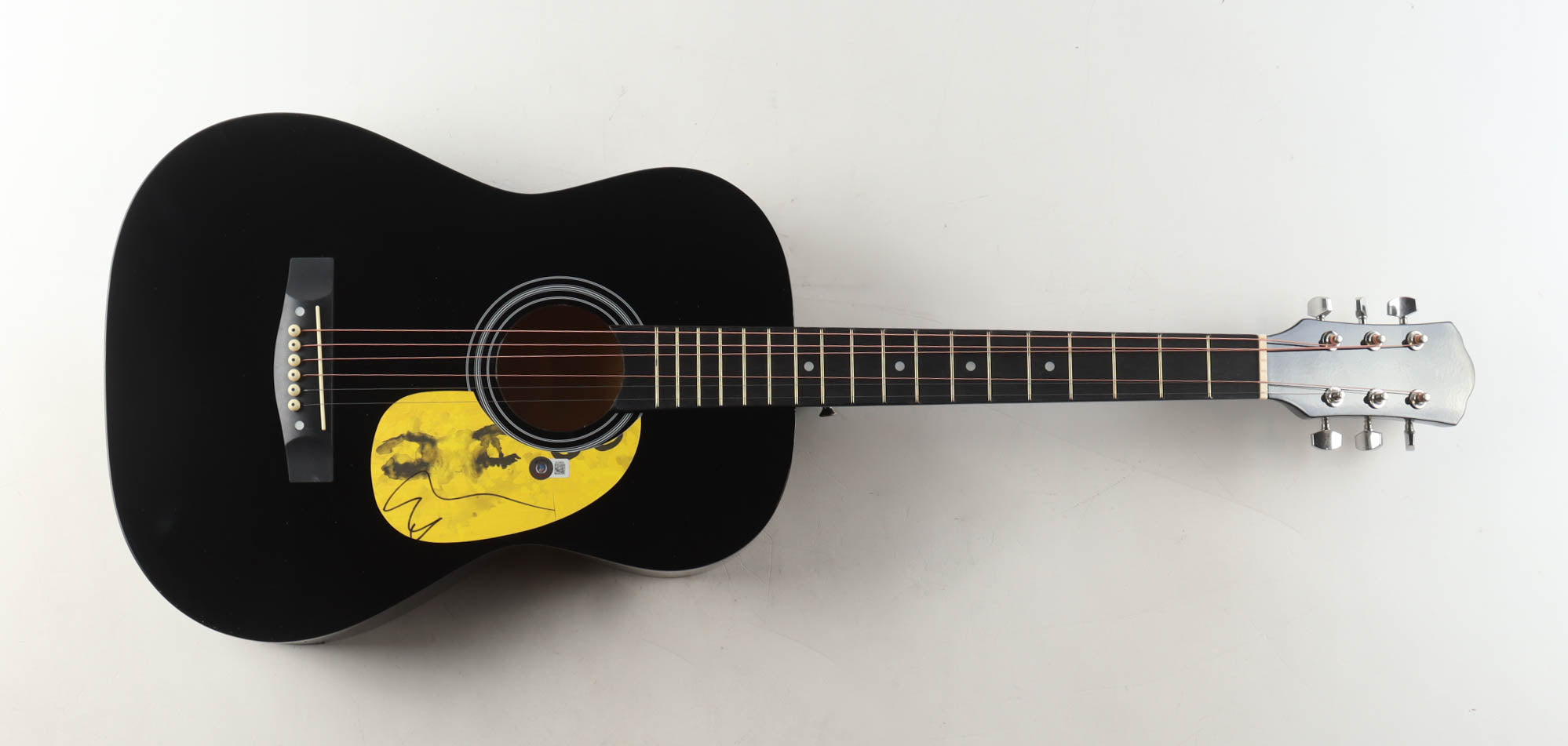 🎸 Ed Sheeran Signed Guitar – Authentic Autograph + COA – Rare Music Collectible