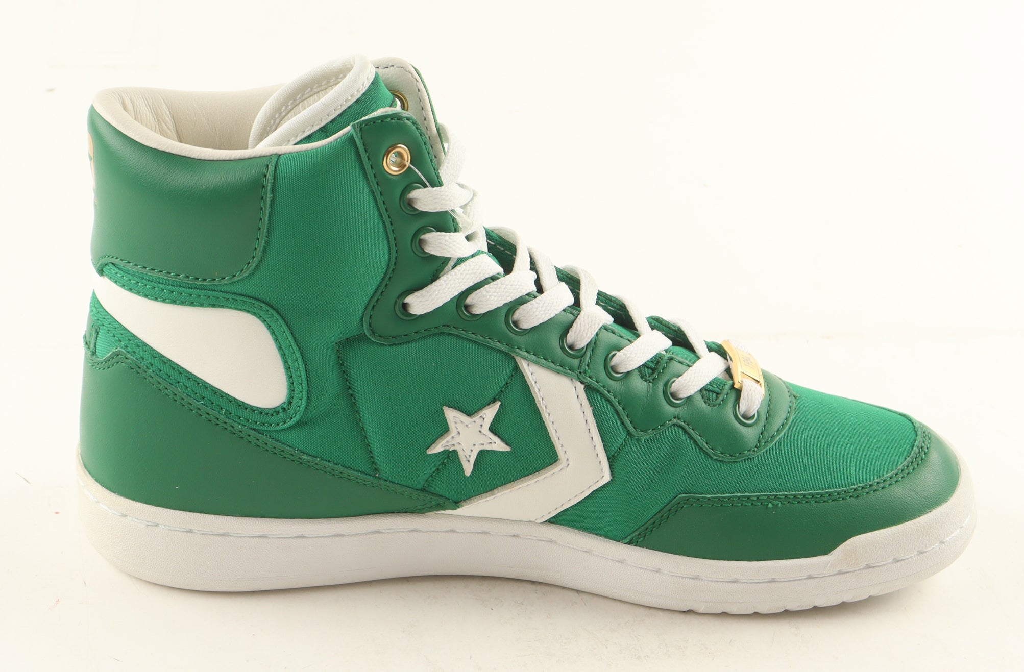🏀 Larry Bird Signed Converse Boston Celtics 1984 Championship Basketball Shoe – Authentic Autograph + Plaque & Display Stand