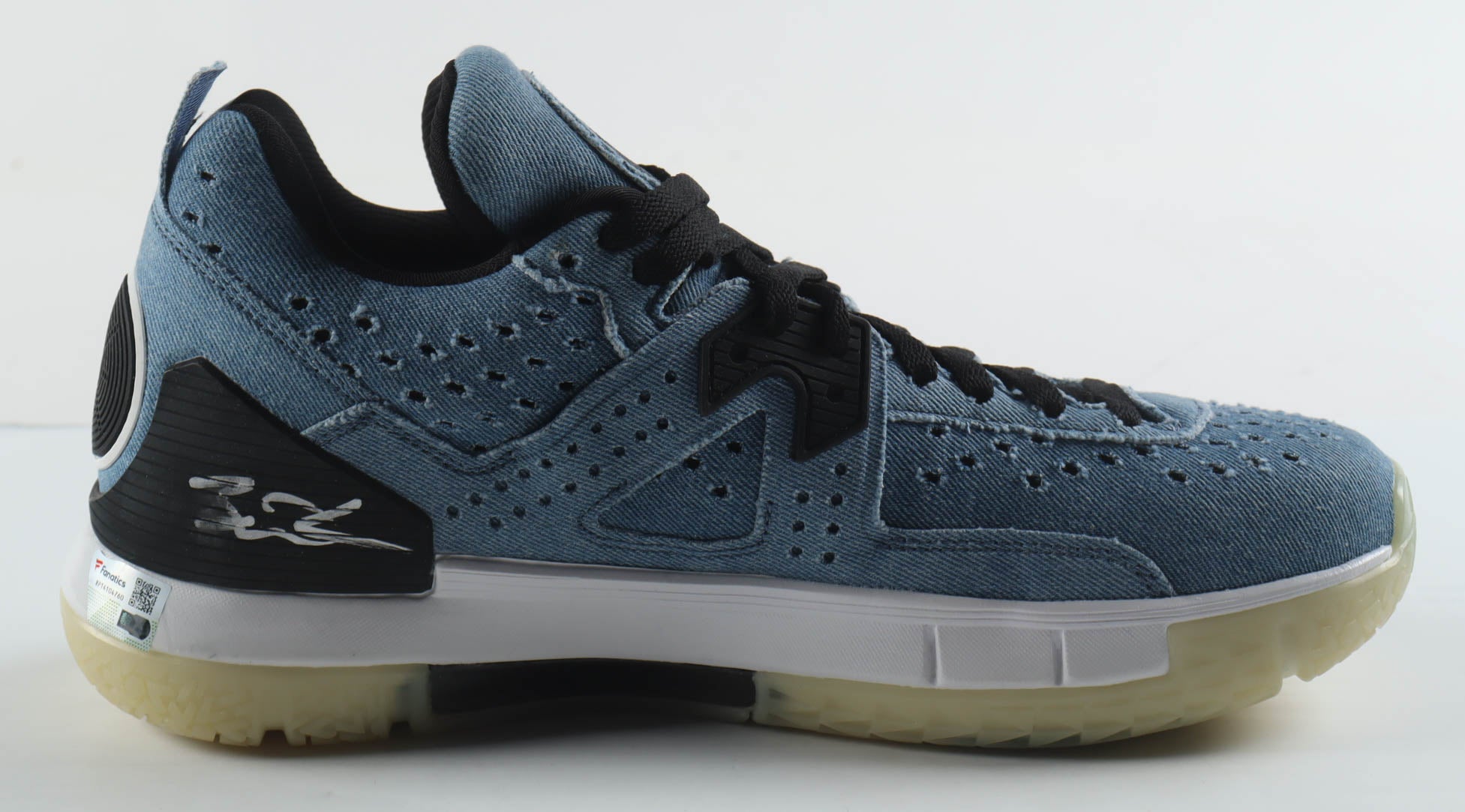 Dwyane Wade Autographed Li-Ning Basketball Shoe | Fanatics & Beckett Certified | NBA Hall of Fame Memorabilia