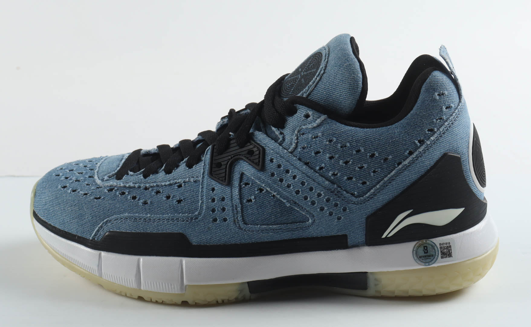 Dwyane Wade Autographed Li-Ning Basketball Shoe | Fanatics & Beckett Certified | NBA Hall of Fame Memorabilia