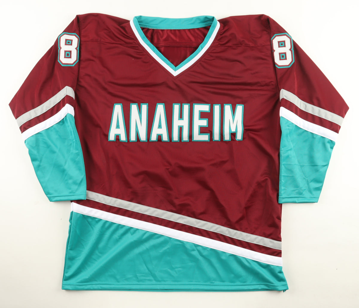 Teemu Selanne Signed Jersey Inscribed "HOF - 17" (Beckett)