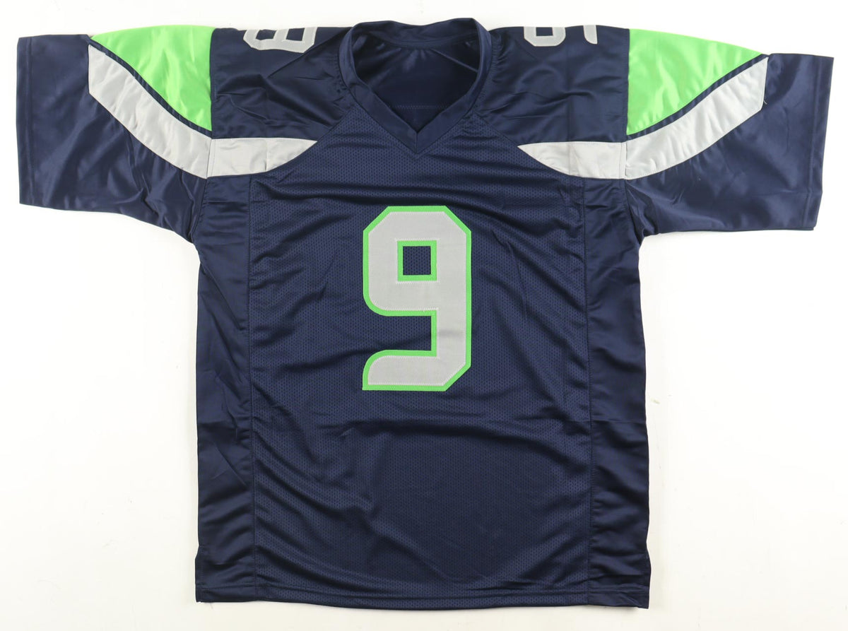 Kenneth Walker III Signed Jersey (Beckett)