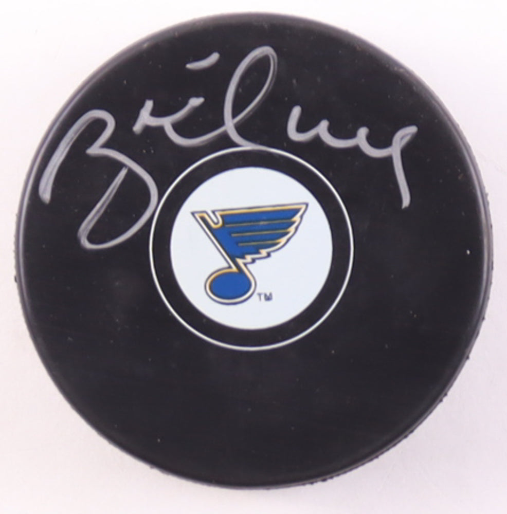 Brett Hull Signed Blues Logo Hockey Puck (Beckett)