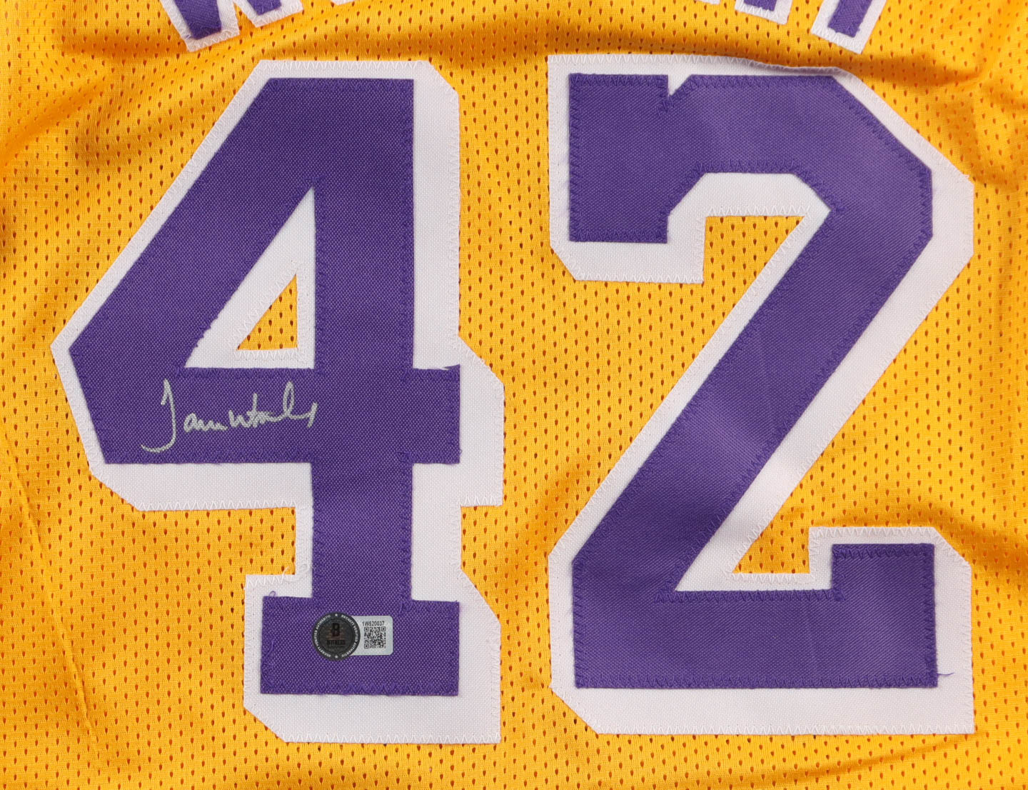 James Worthy Signed Jersey (Beckett)