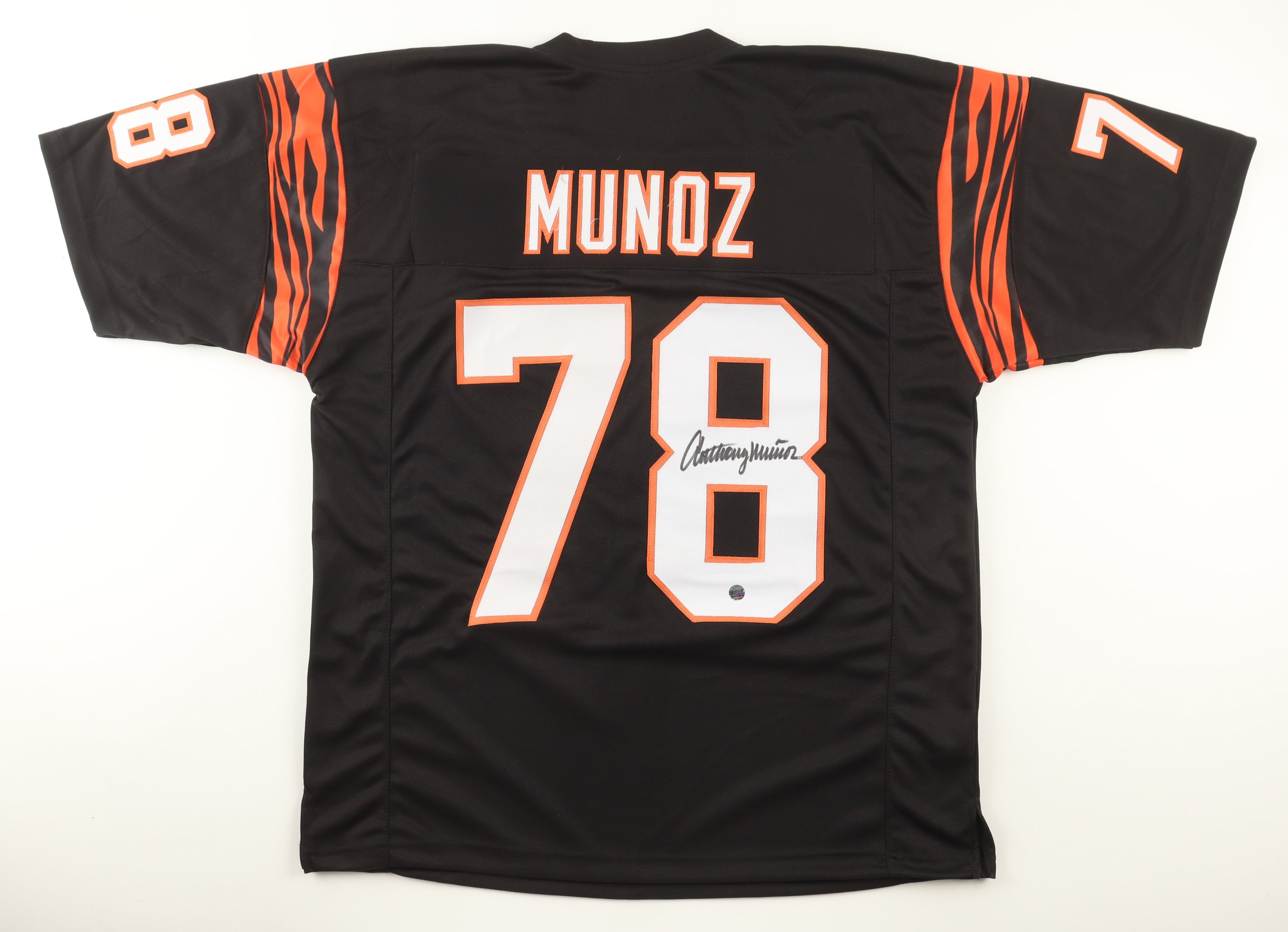 Anthony Munoz Signed Jersey (Wilder Side of Sports)