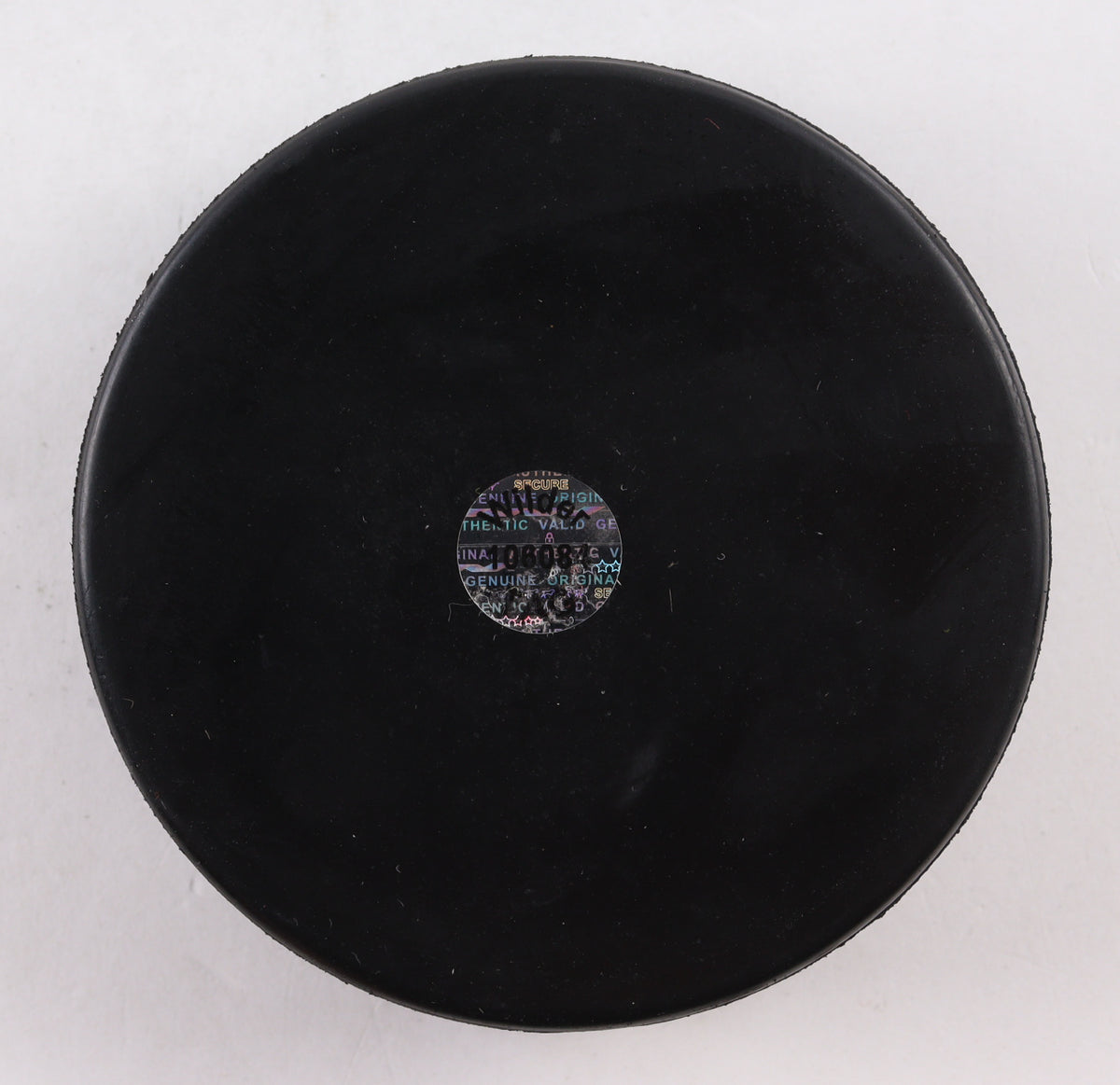 Chris Chelios Signed Blackhawks Logo Hockey Puck (Wilder Tag)